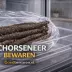 Schorseneren in een plastic zak in de groentelade van de koelkast